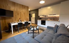 Urban Apartments Premium No 3, Free Private Parking, Self Check-In